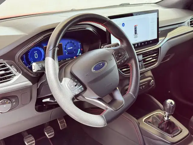 Ford Focus view 19