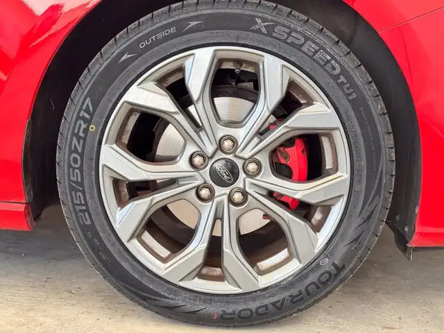 Ford Focus view 15