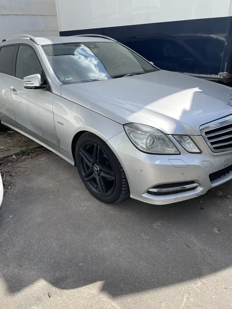 Mercedes-Benz E 220 CDI DPF BlueEFFICIENCY Automatik MOTORSCHADEN - 2