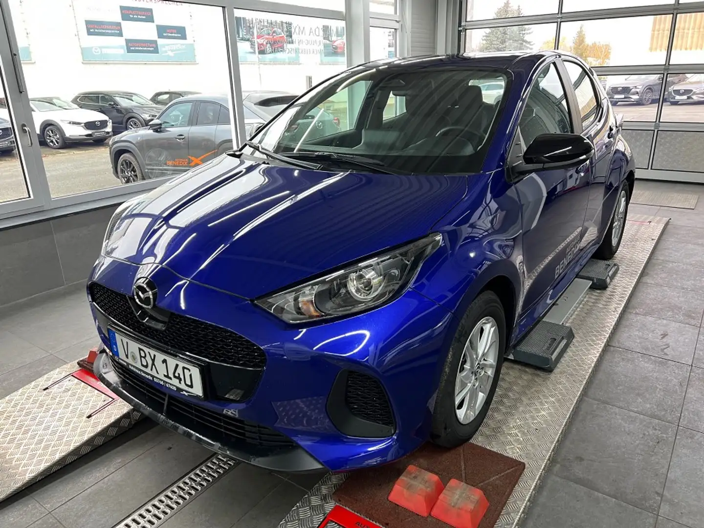 Mazda 2 Hybrid 1.5L Hybrid VVT-i FWD CENTRE-LINE Bleu - 1