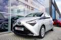 Toyota Aygo 1.0 VVT-i x-play Carplay|Camera|Cruisecontrole Gris - thumbnail 1