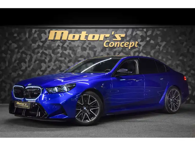 BMW M5 G90 Marina Bay Blue Metallic