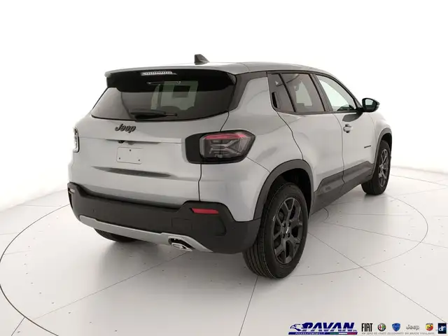 Jeep Avenger view 3