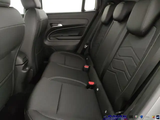 Jeep Avenger view 11