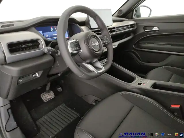Jeep Avenger view 8