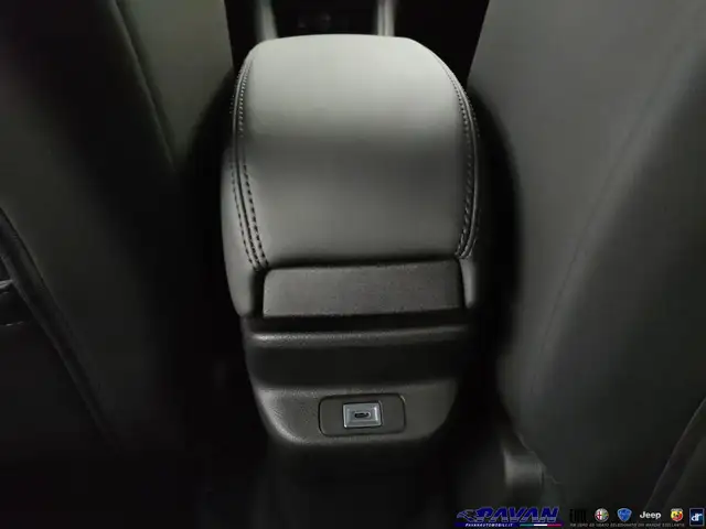 Jeep Avenger view 13