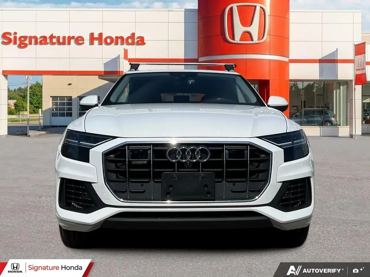 Audi Q8 снимка Audi Q8