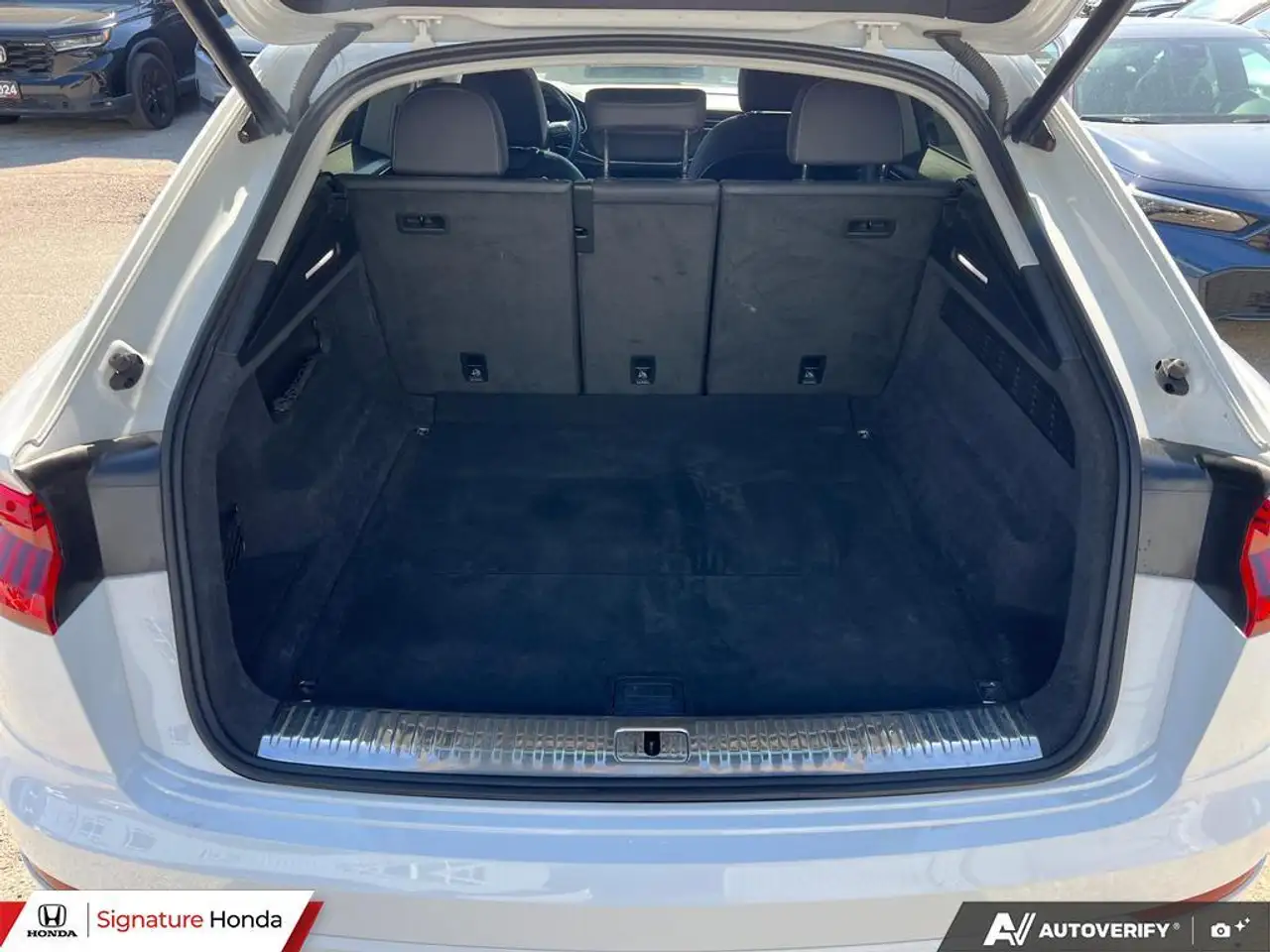 Audi Q8 снимка Audi Q8