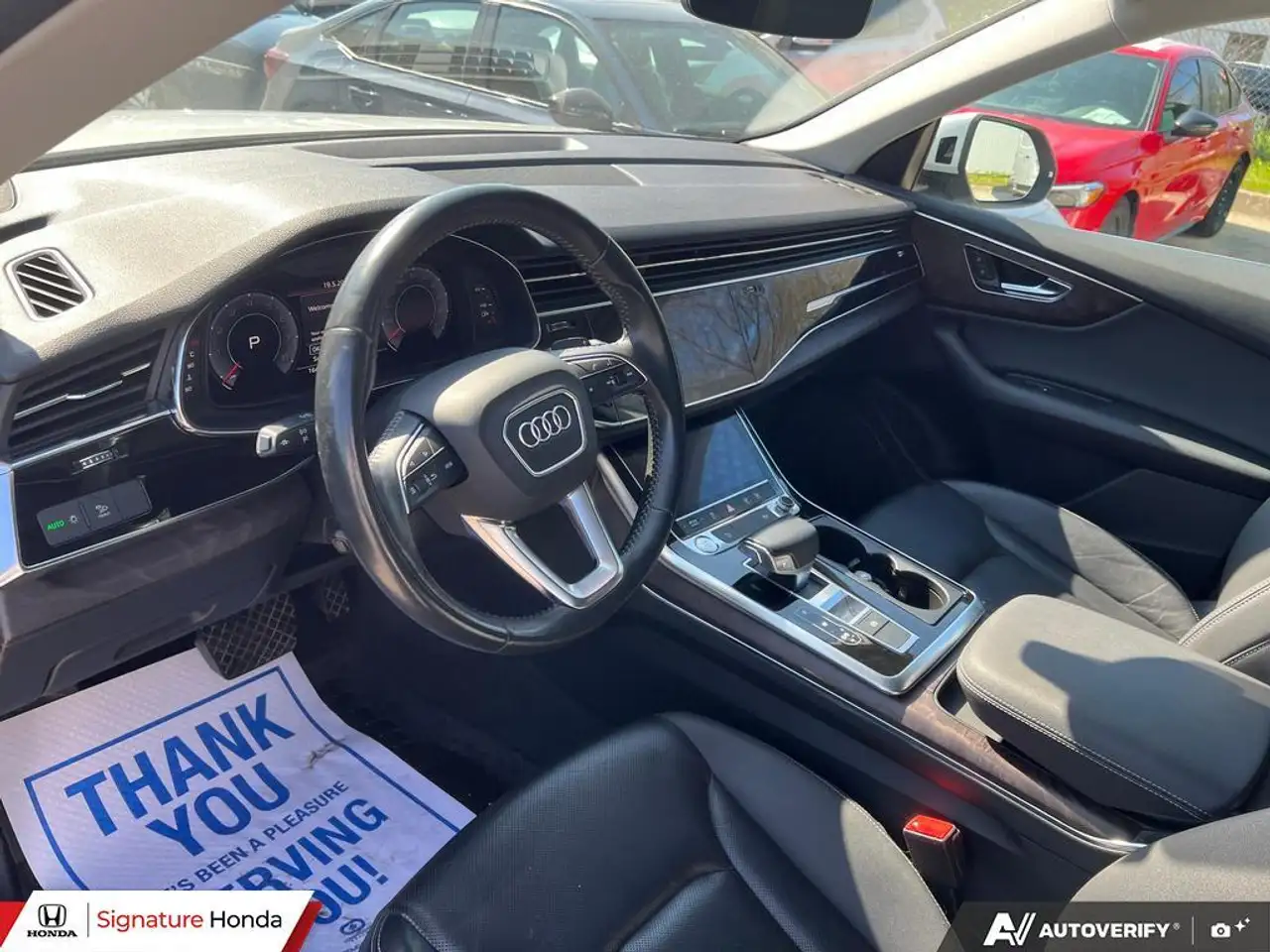 Audi Q8 снимка Audi Q8