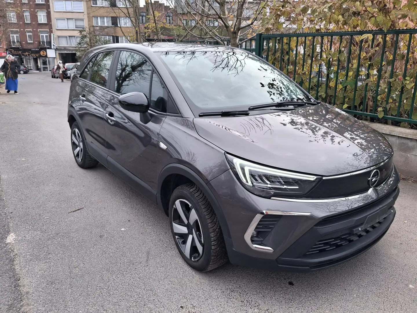 Opel Crossland 1.2 Automatik Business Edition - 1