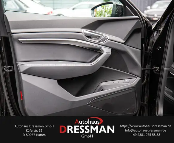 Audi Q8 E-Tron view 9