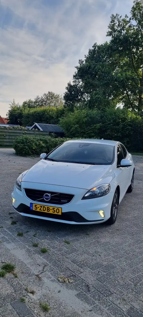 Volvo V40 2.0 D4 R-desingn vandaag ophalen White - 1