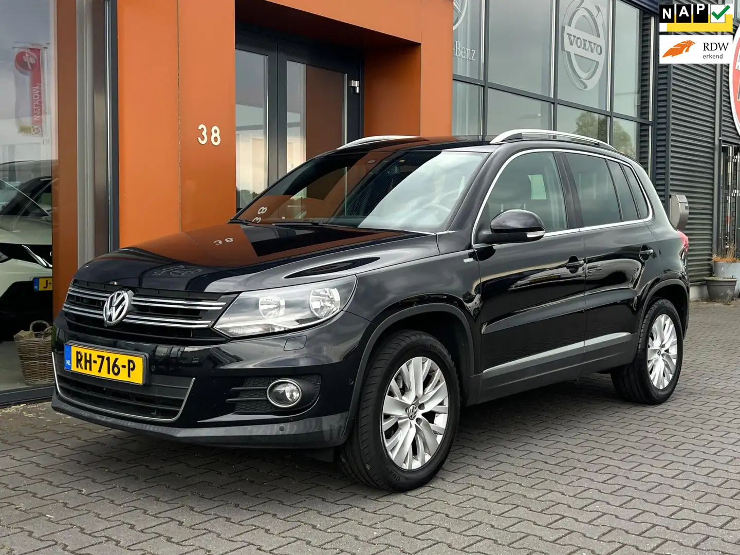 Volkswagen Tiguan 1.4TSI|Navi|Cruise|PDC|Stoelverw.|Bluetooth Zwart - 1