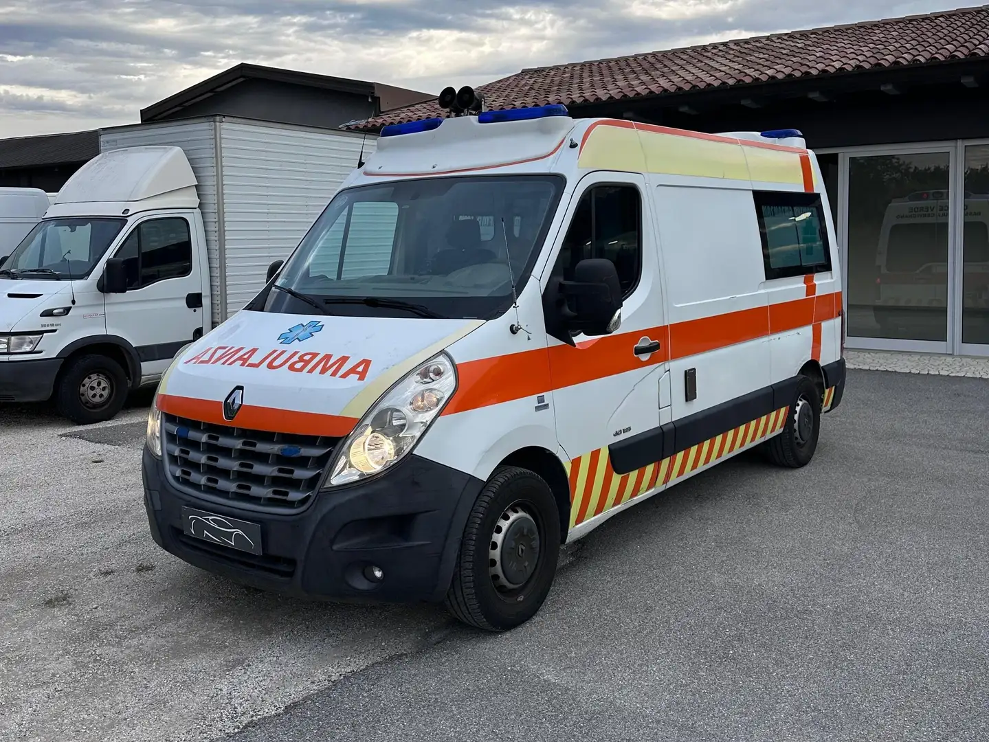 Renault Master F3500 AMBULANZA ALLESTIMENTO MAF 2011 UNIPROPR. Blanc - 1