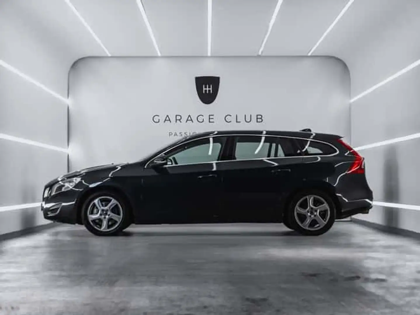 Volvo V60 2.0T Momentum Aut. - 2
