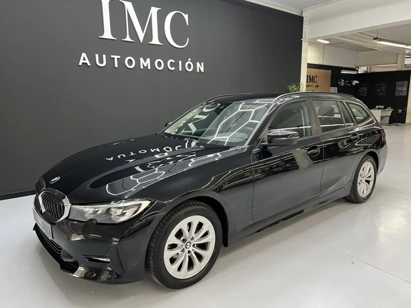 BMW 318 318dA Touring Negro - 1