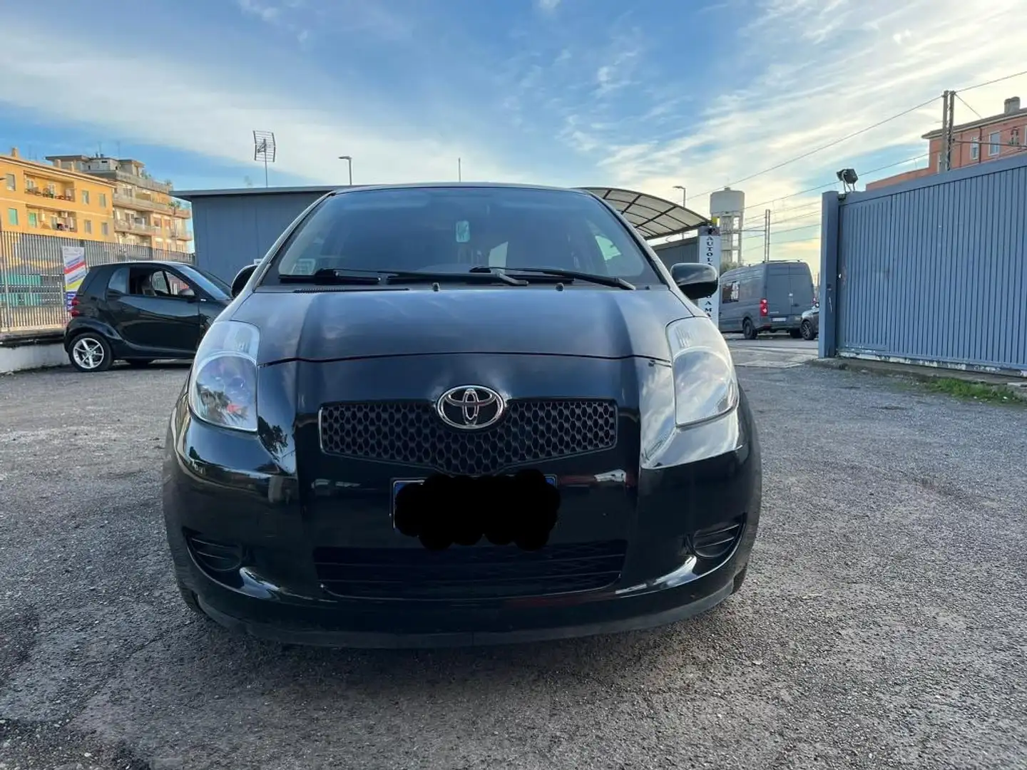 Toyota Yaris 3p 1.3 Sol - 1