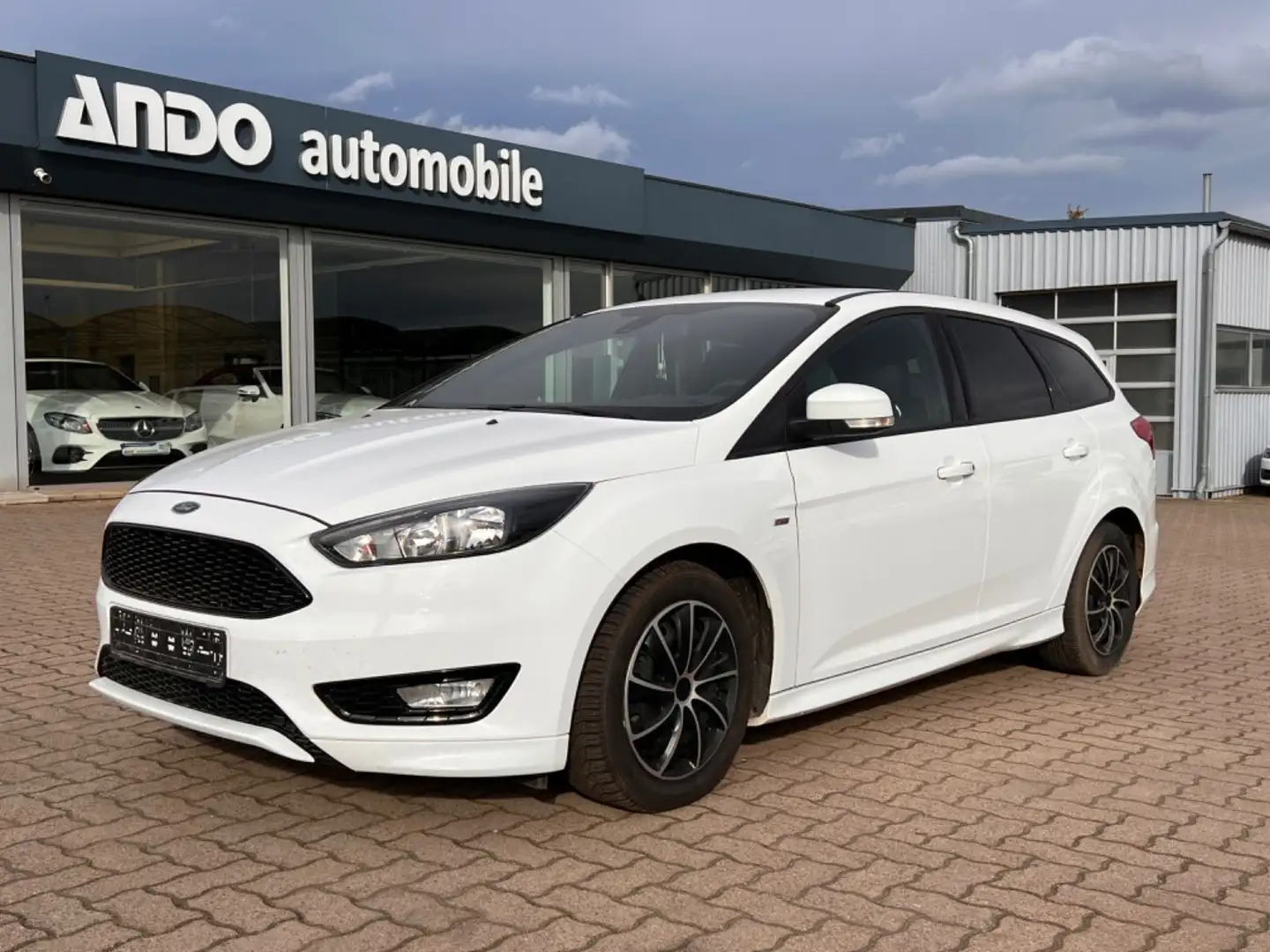 Ford Focus 1.0 Turnier ST-Line Klima/Bluetooth/SHZ Blanc - 1