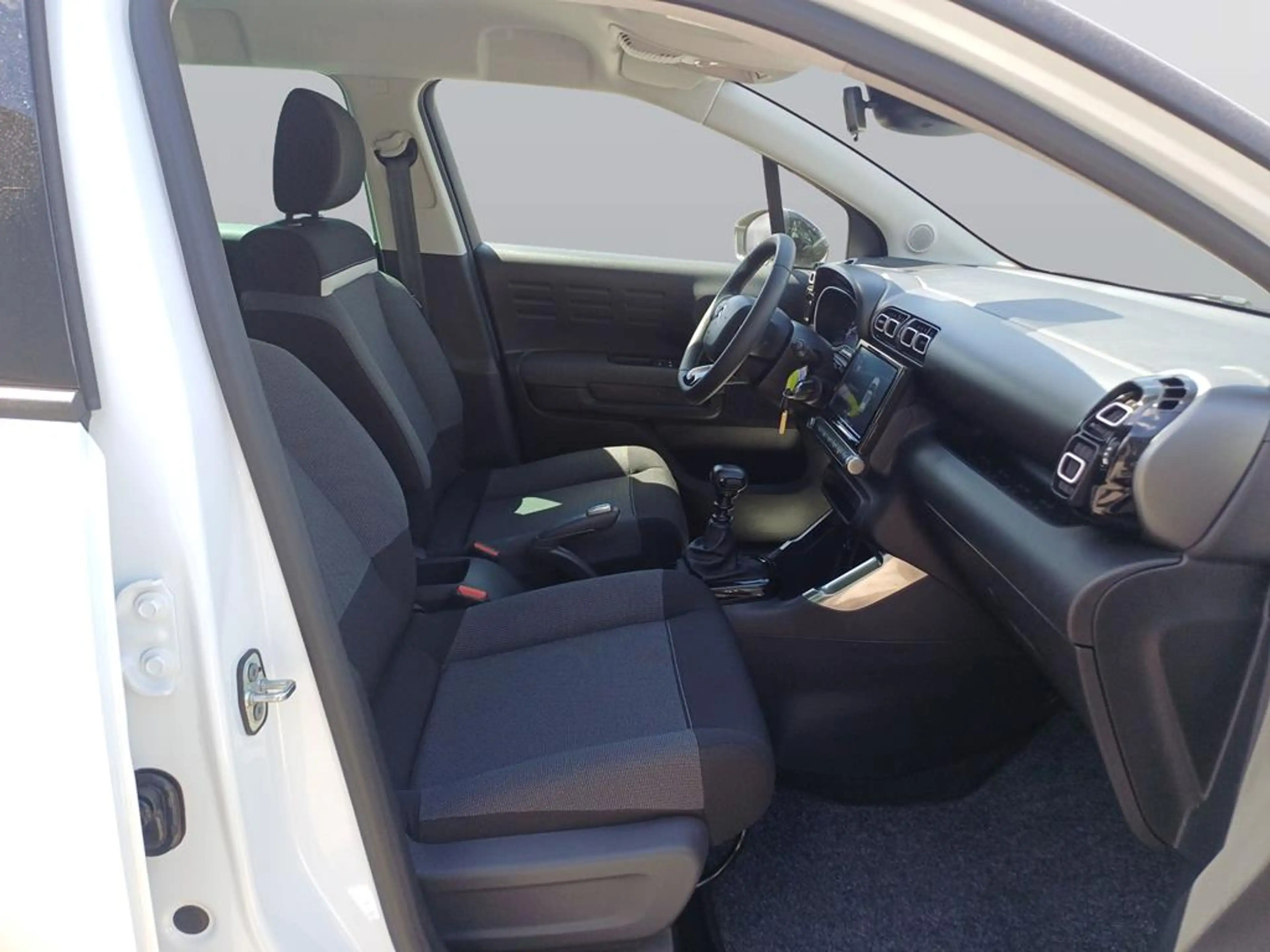 Citroen C3 Aircross PureTech 110 S&S Shine — photo 10