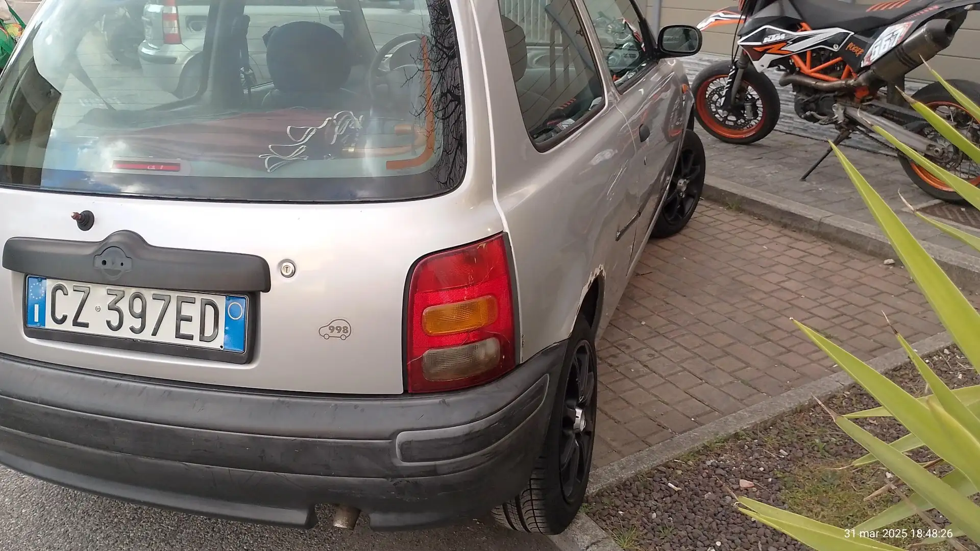 Nissan Micra 3p 1.0 Junior c/SS - 2
