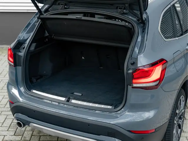 BMW X1 view 11