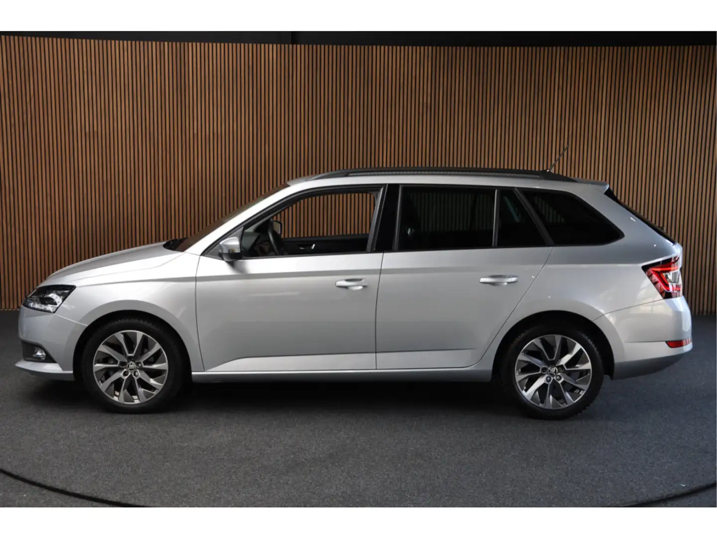 Skoda Fabia Combi 1.0 TSI Navi Climate PDC Stoel verwarming AC Gris - 2
