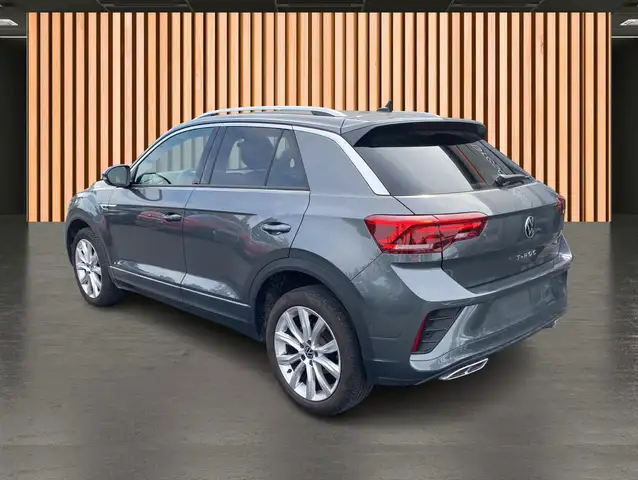 Volkswagen T-Roc view 6