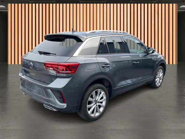 Volkswagen T-Roc view 5