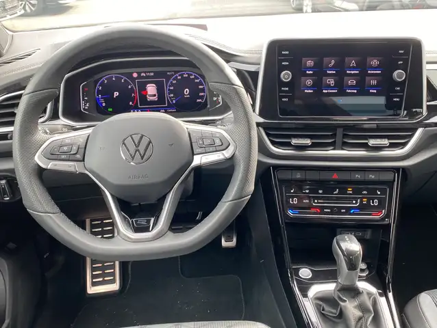 Volkswagen T-Roc view 8
