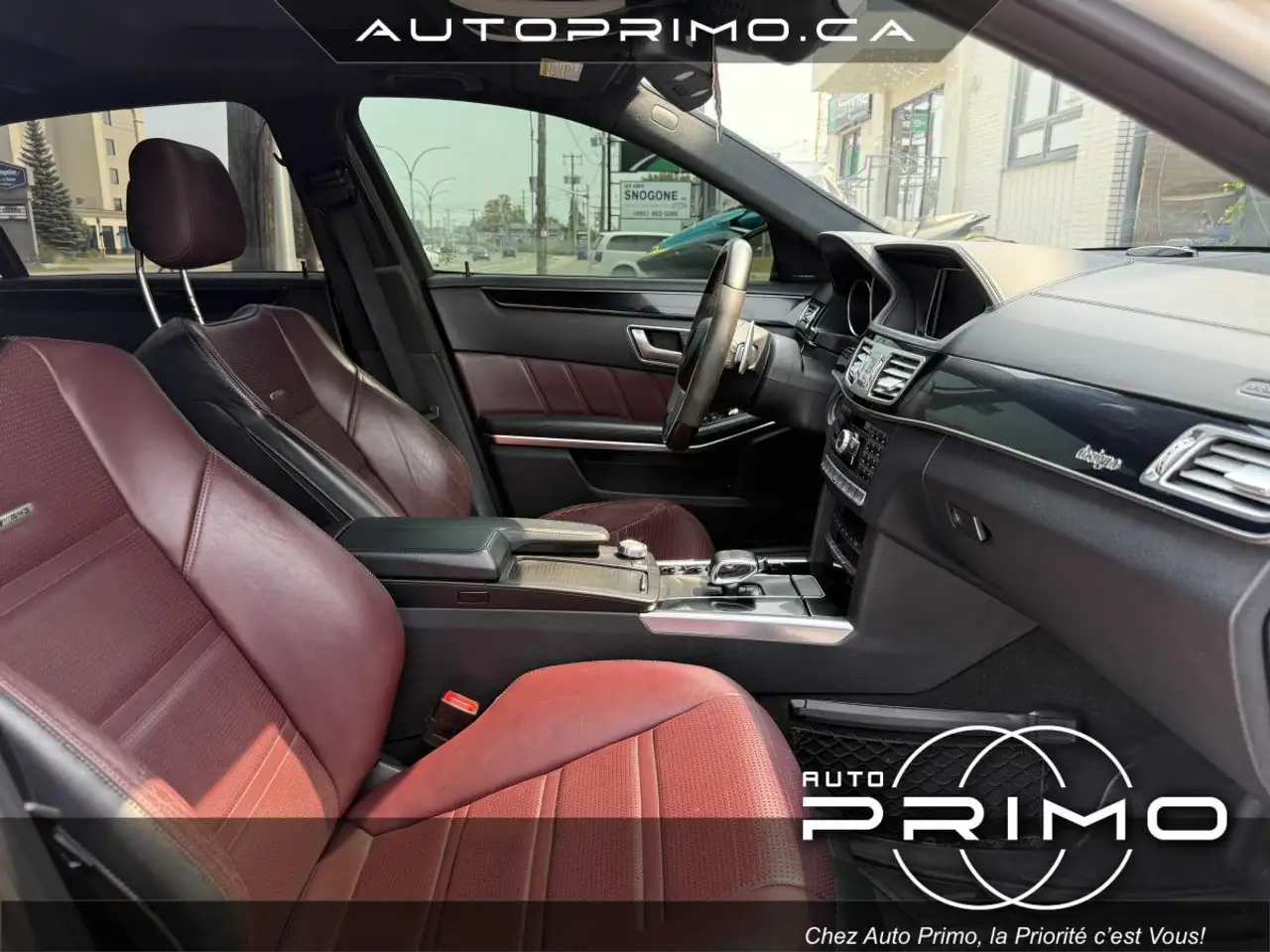Mercedes-Benz E-Class снимка Mercedes-Benz E-Class