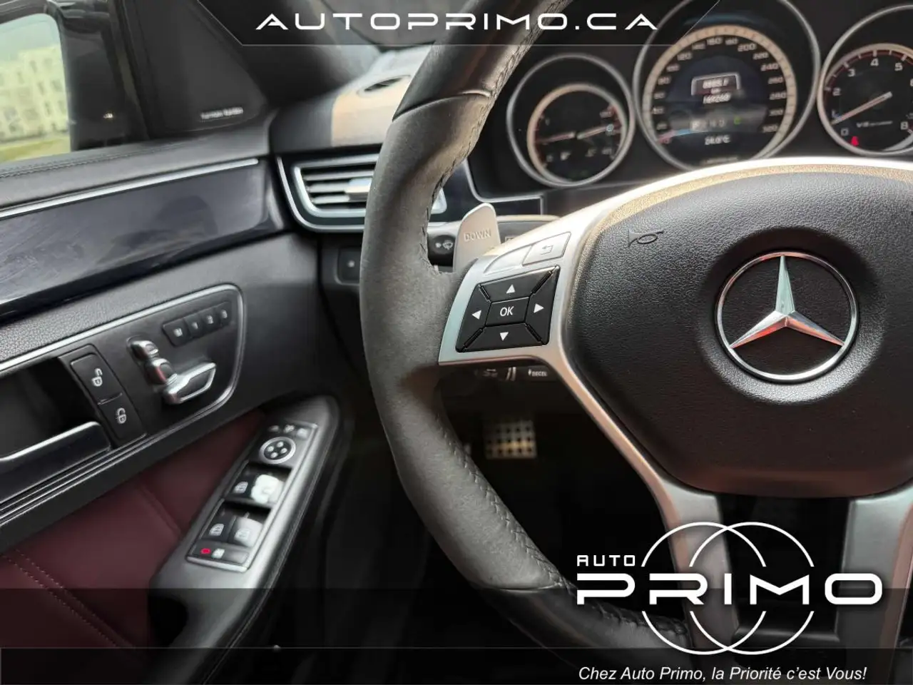 Mercedes-Benz E-Class снимка Mercedes-Benz E-Class