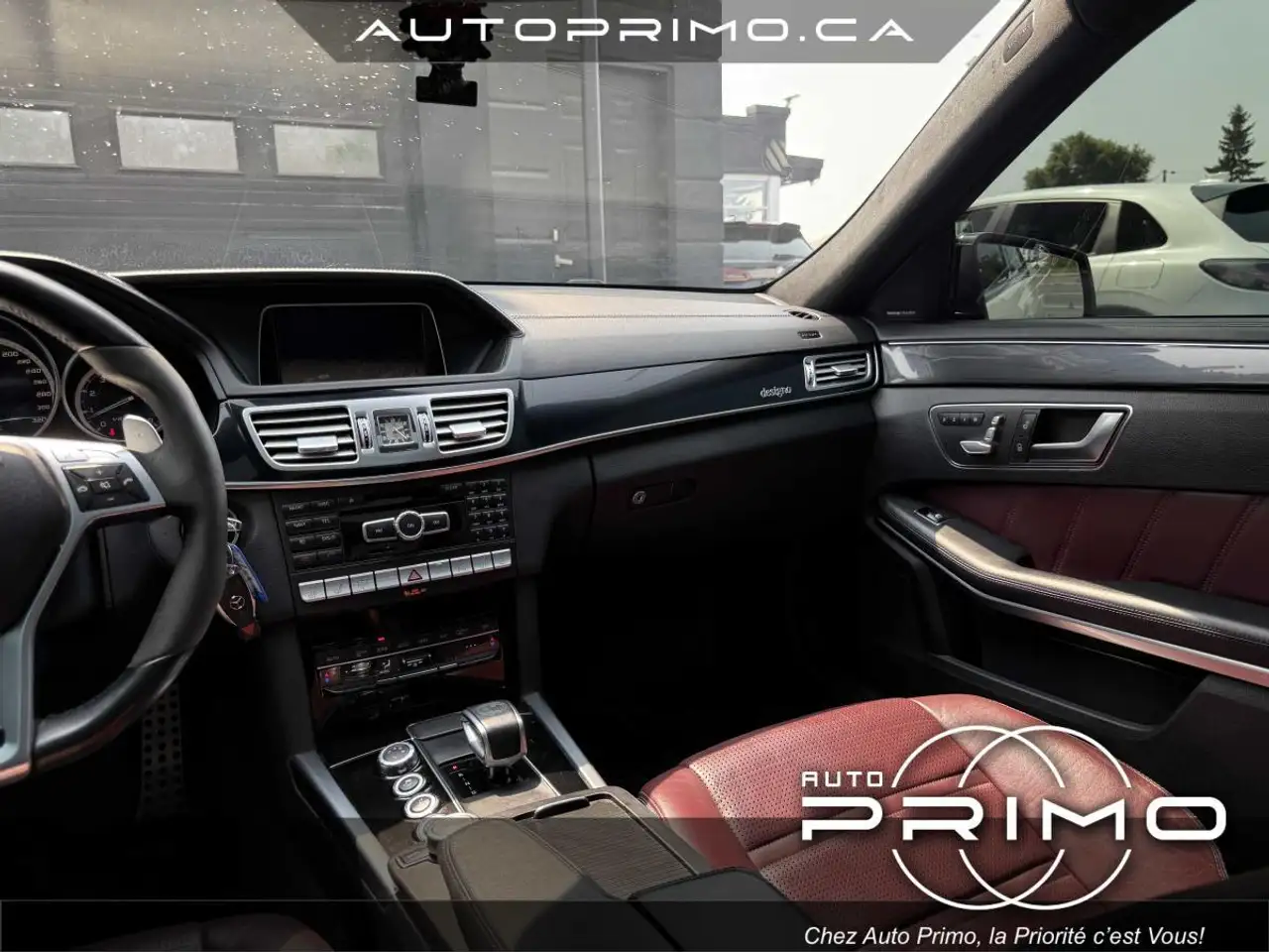 Mercedes-Benz E-Class снимка Mercedes-Benz E-Class