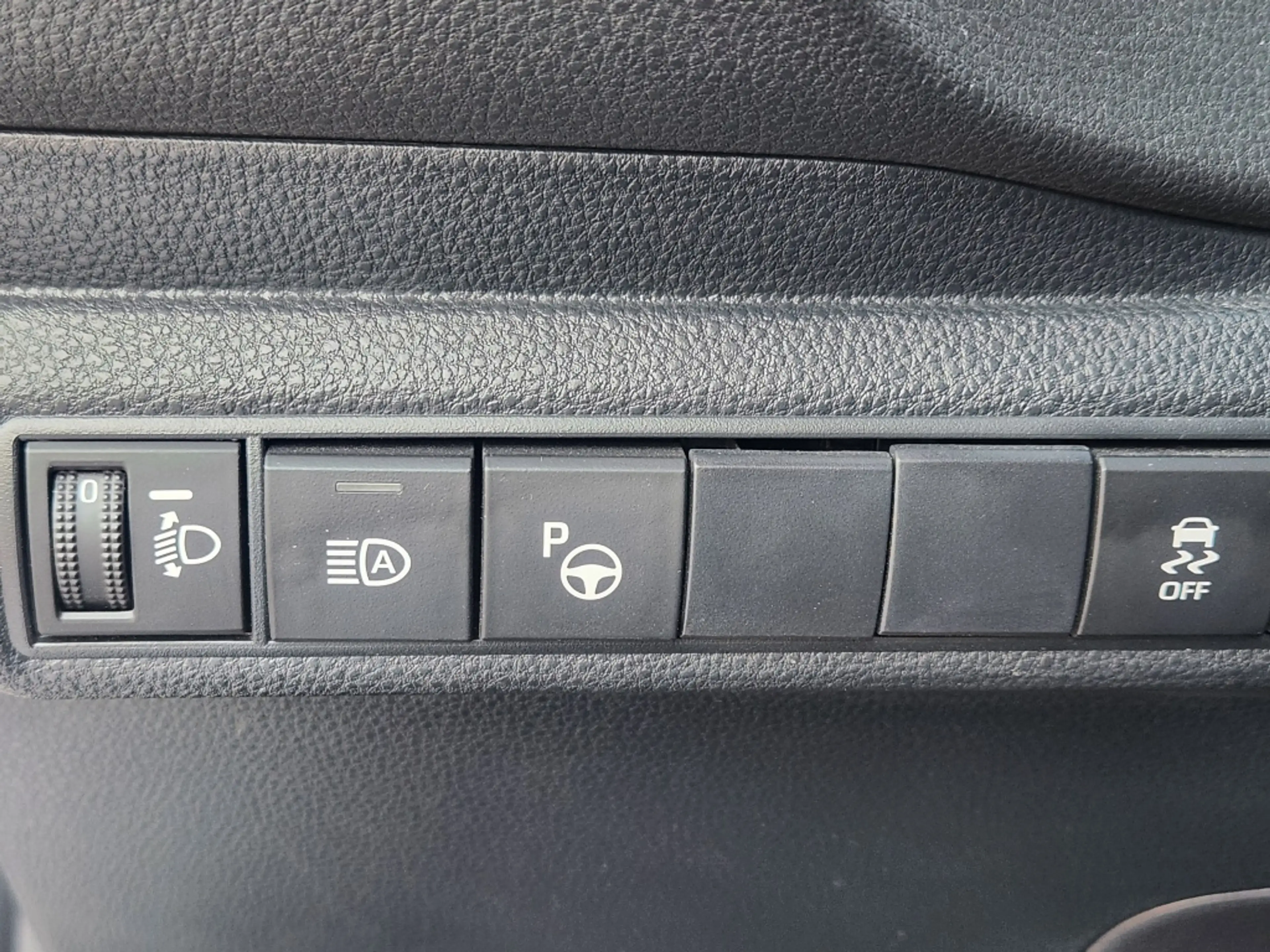Toyota Corolla 1.2 T Active, Clima/ACC/LaneAss/Keyless/Camera/LED — photo 11