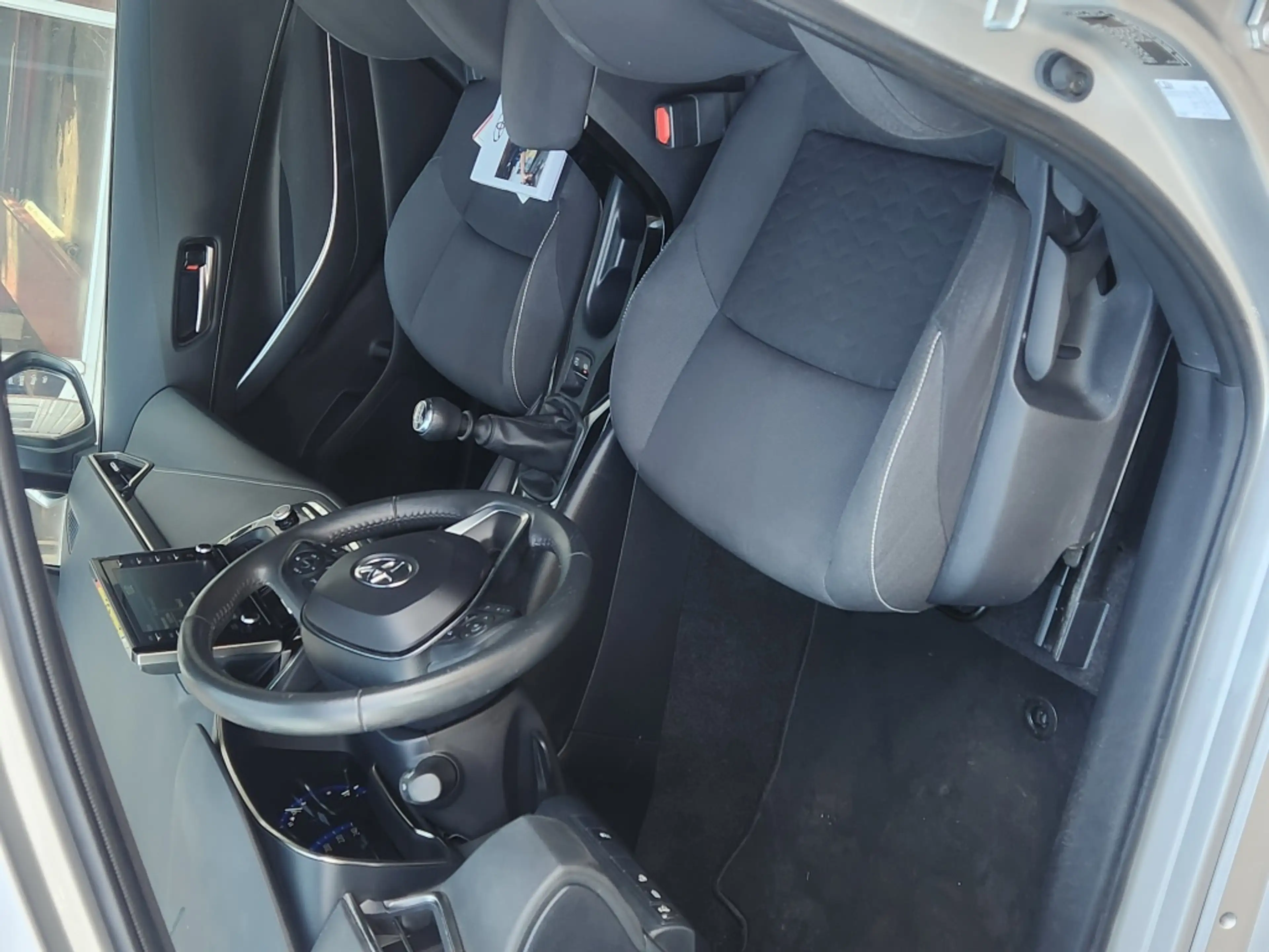 Toyota Corolla 1.2 T Active, Clima/ACC/LaneAss/Keyless/Camera/LED — photo 30