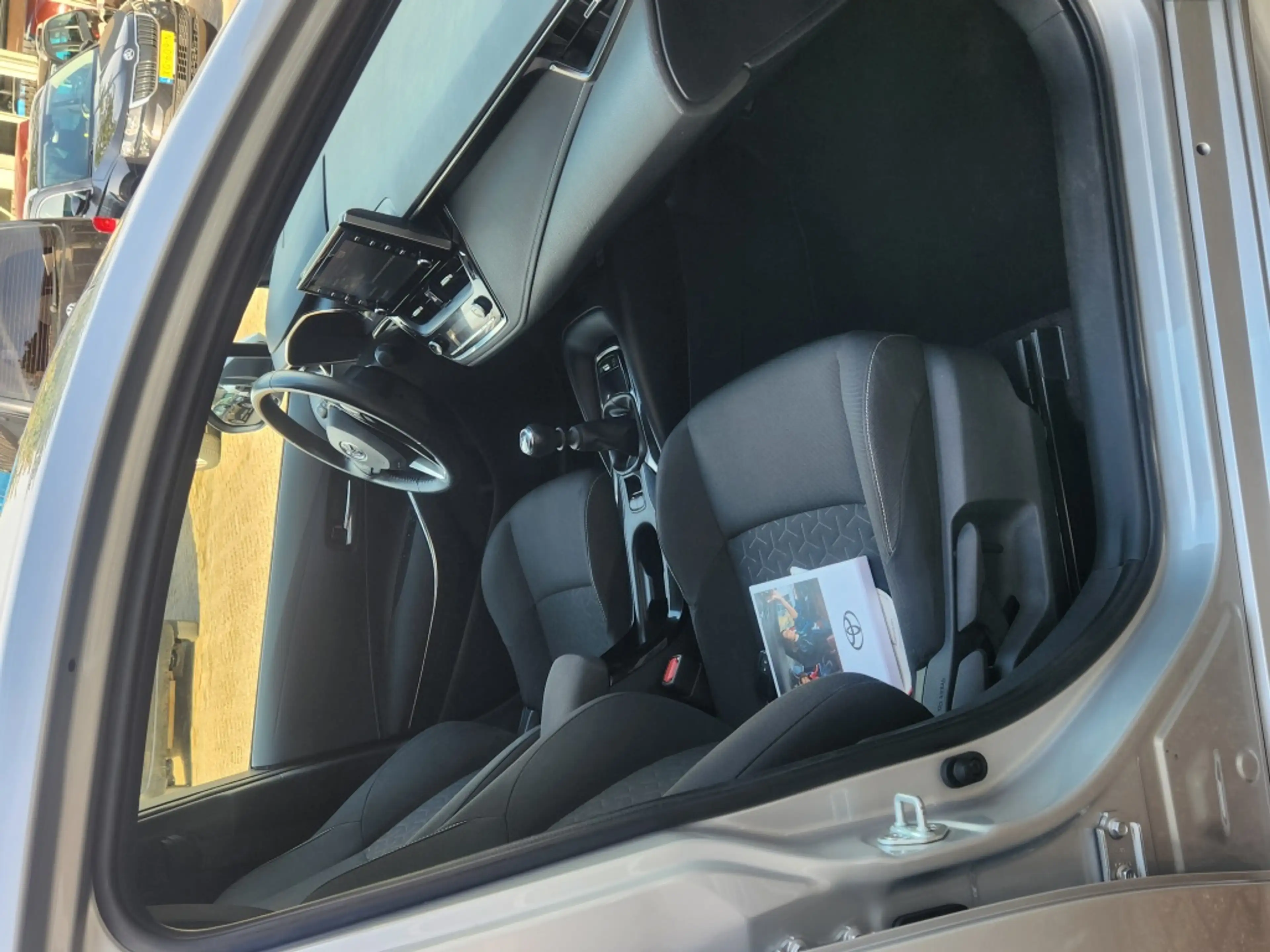 Toyota Corolla 1.2 T Active, Clima/ACC/LaneAss/Keyless/Camera/LED — photo 24