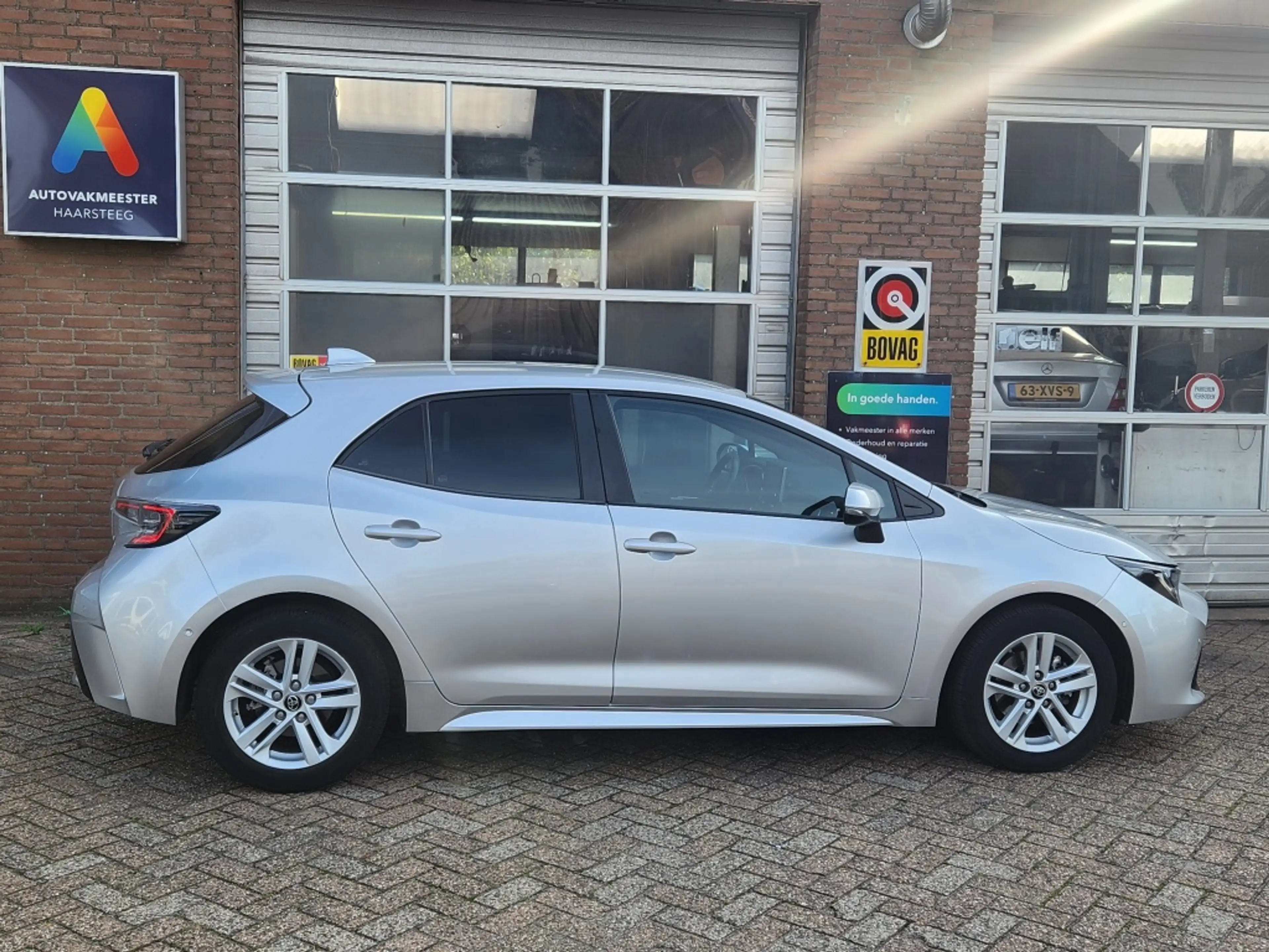 Toyota Corolla 1.2 T Active, Clima/ACC/LaneAss/Keyless/Camera/LED — photo 2