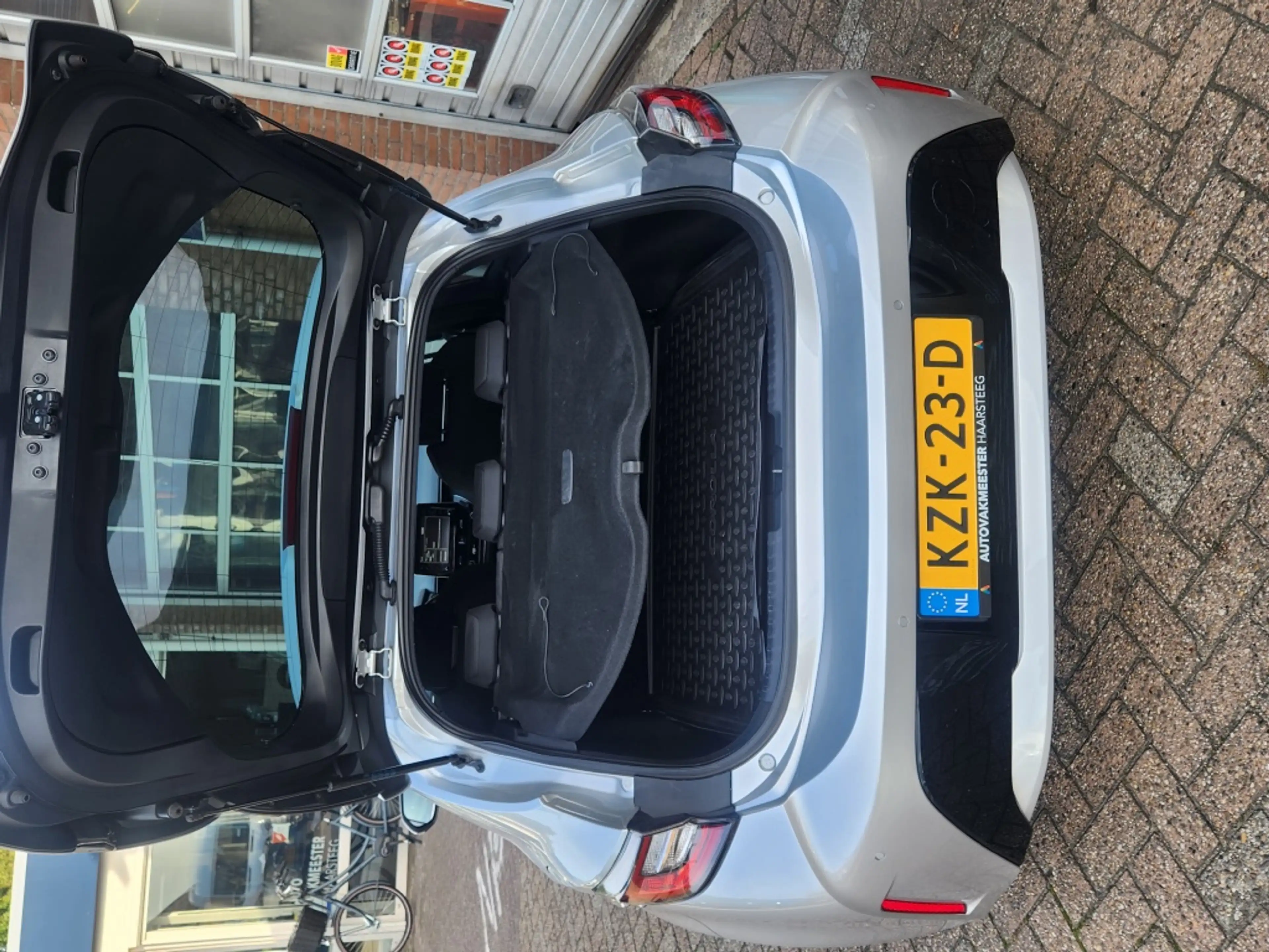 Toyota Corolla 1.2 T Active, Clima/ACC/LaneAss/Keyless/Camera/LED — photo 20