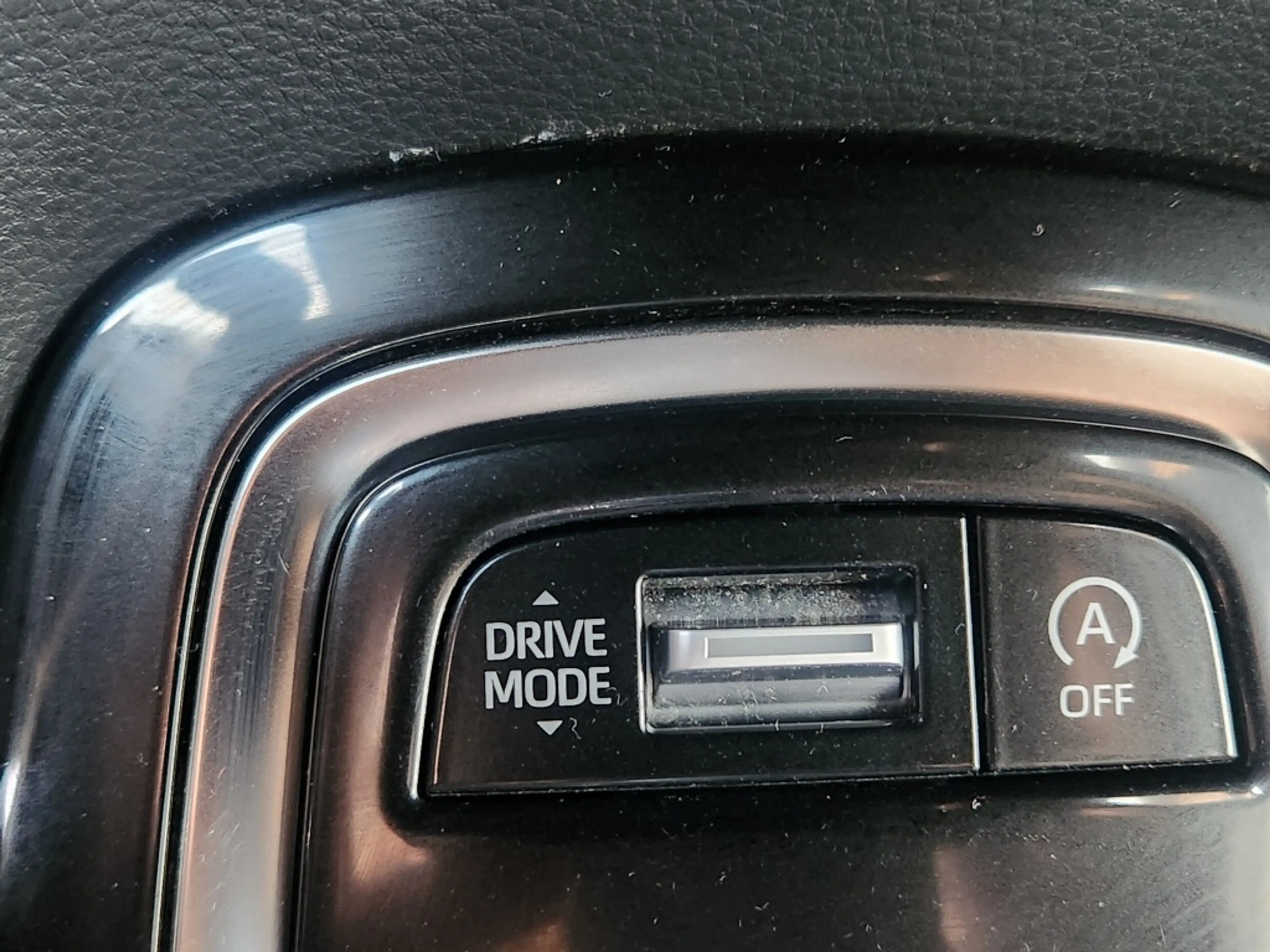 Toyota Corolla 1.2 T Active, Clima/ACC/LaneAss/Keyless/Camera/LED — photo 17
