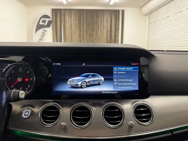 Mercedes-Benz E-Class view 24