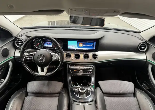 Mercedes-Benz E-Class view 13