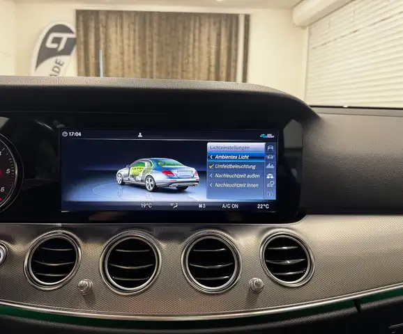 Mercedes-Benz E-Class view 28