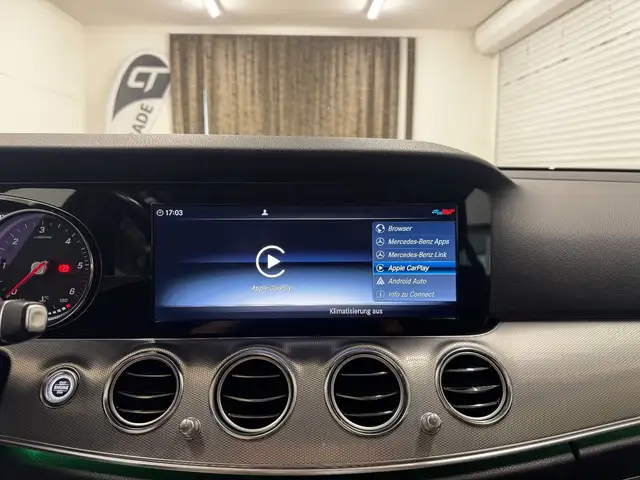 Mercedes-Benz E-Class view 22