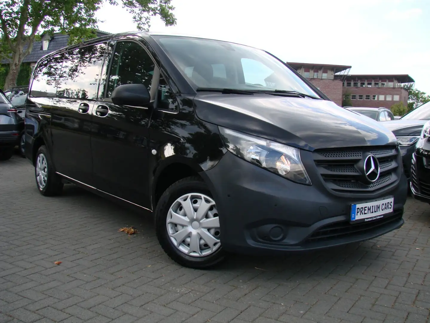 Mercedes-Benz Vito 116CDi Navi Klima Tempomat AHK Negro - 1