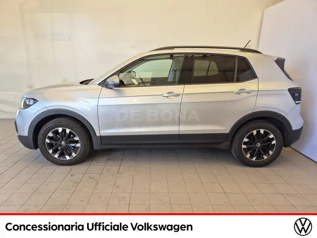 Volkswagen T-Cross view 4