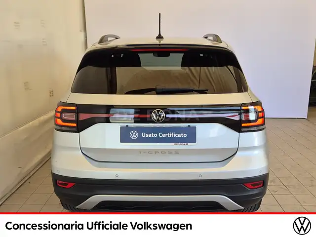 Volkswagen T-Cross view 6