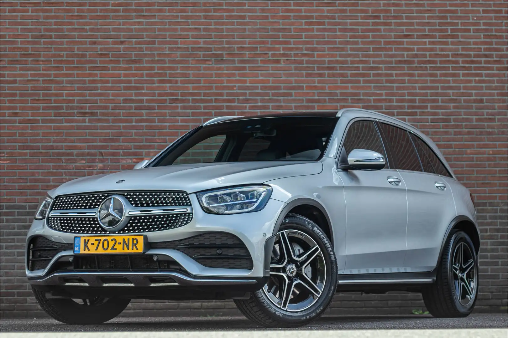 Mercedes-Benz GLC 300 4MATIC AMG Line, Panoramadak, Carplay, Stoelverwar Gris - 1
