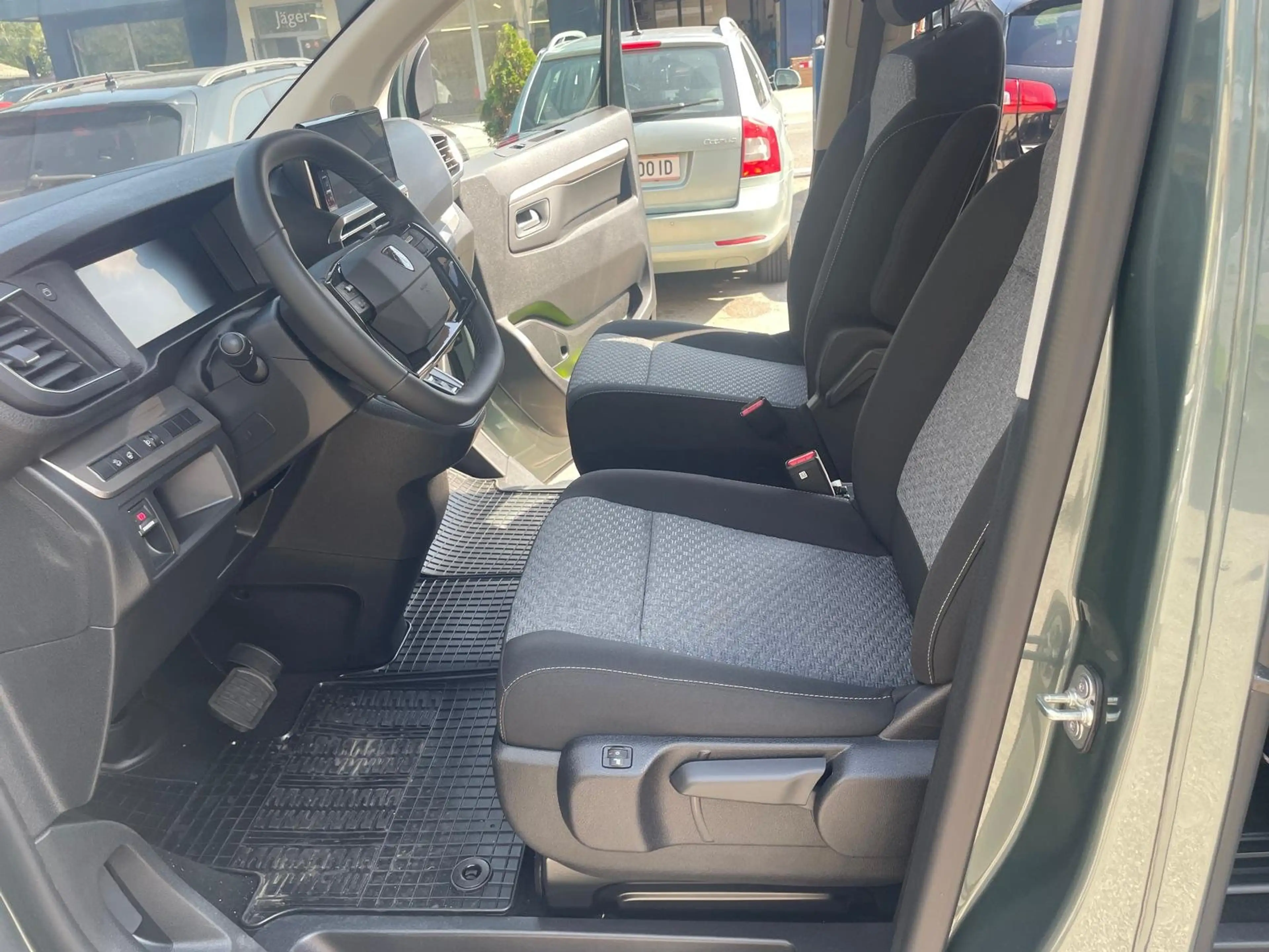 Peugeot Traveller Traveller Business BlueHDi 180 EAT8 Business — photo 5