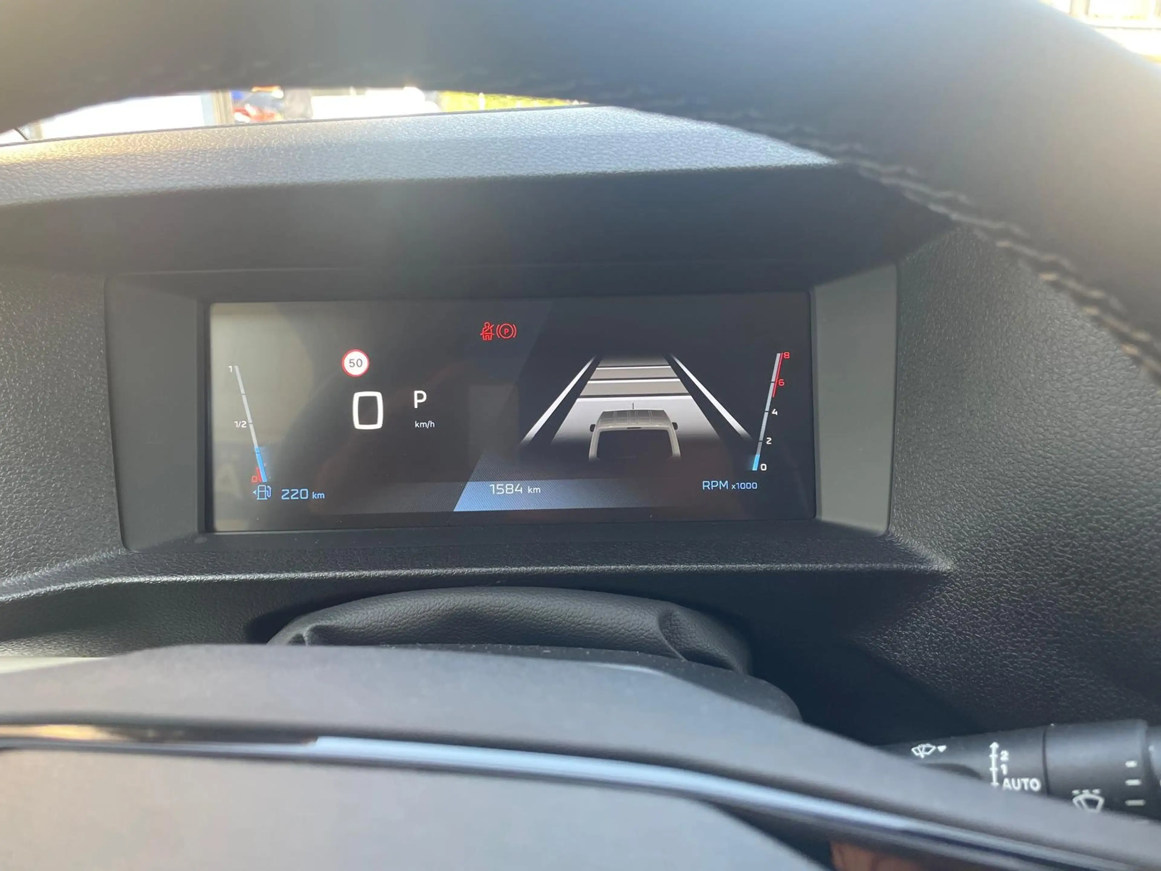 Peugeot Traveller Traveller Business BlueHDi 180 EAT8 Business — photo 11
