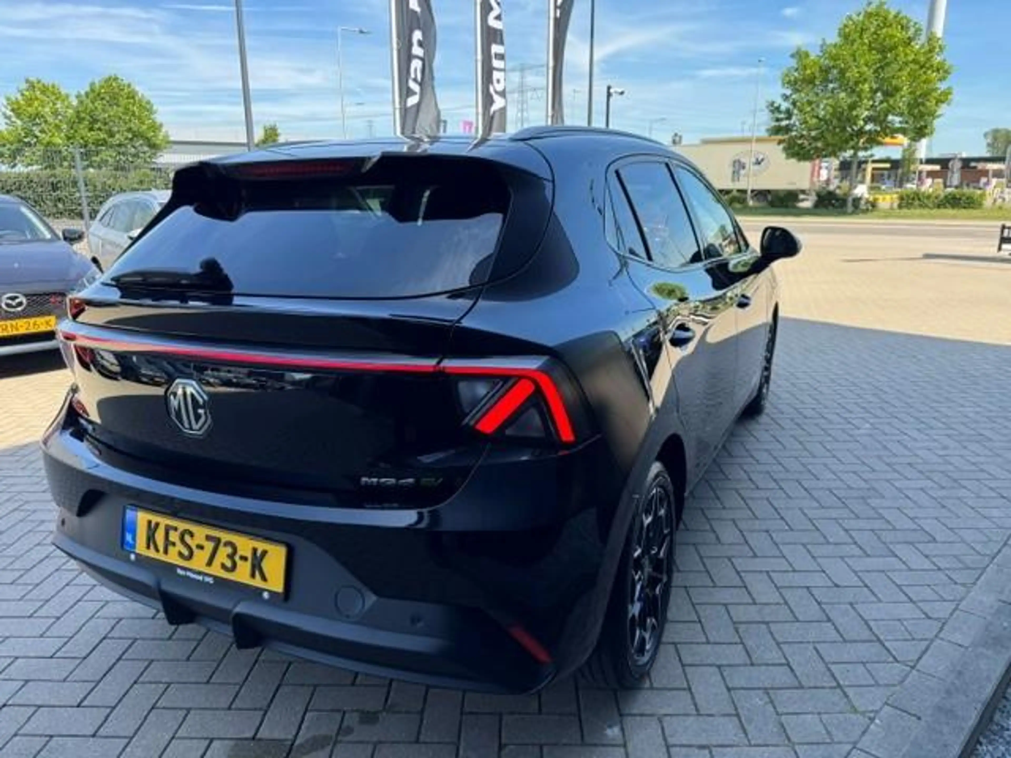 MG MG4 Electric Urban Premium 54 kWh Navigatie | Stuur en — photo 3
