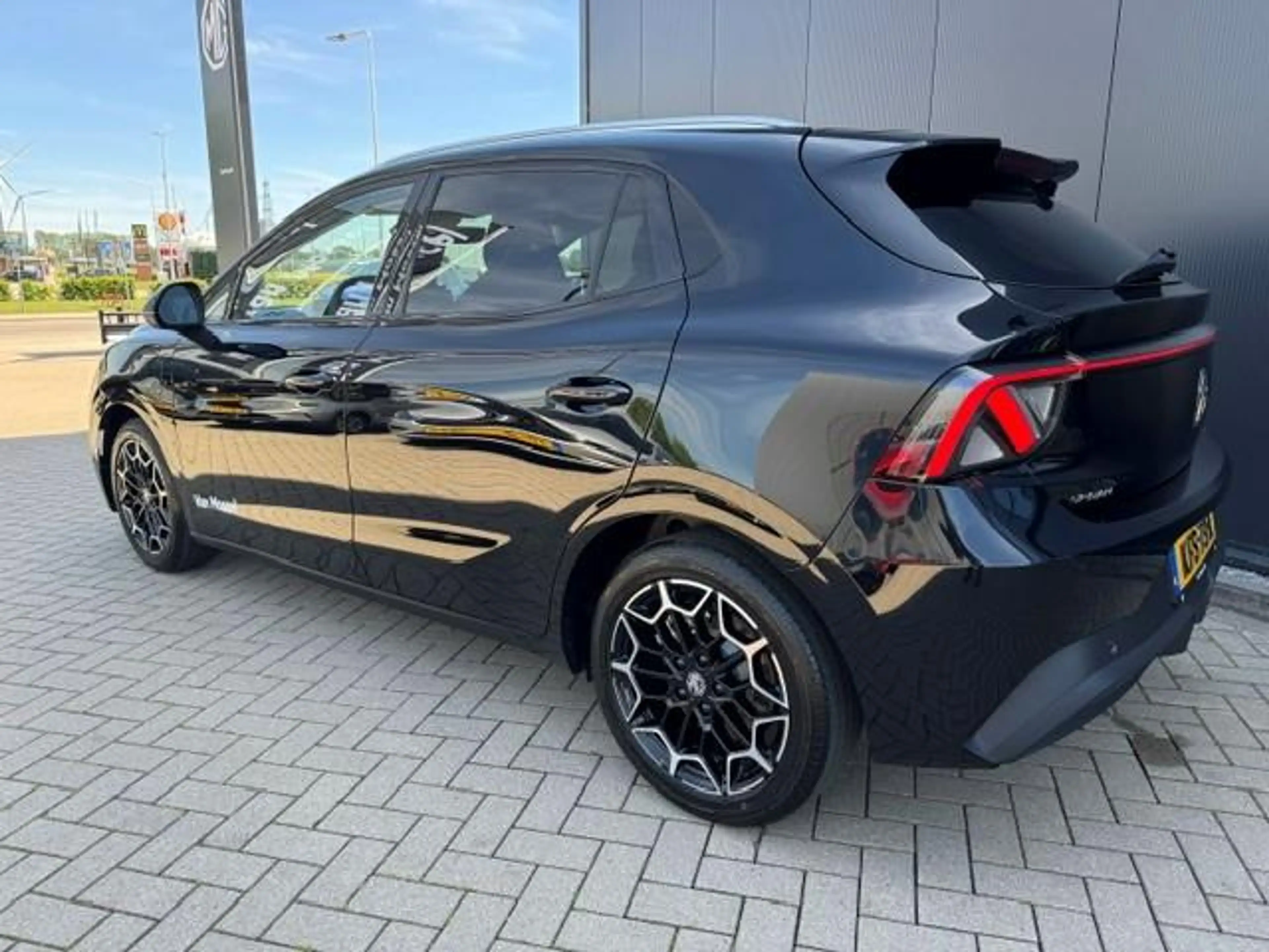 MG MG4 Electric Urban Premium 54 kWh Navigatie | Stuur en — photo 4